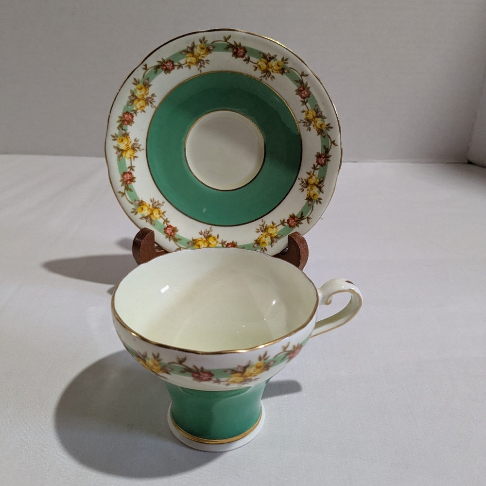 Vtg Aynsley Tea Cup and Saucer Bone China Green Gold Trim Floral Pattern